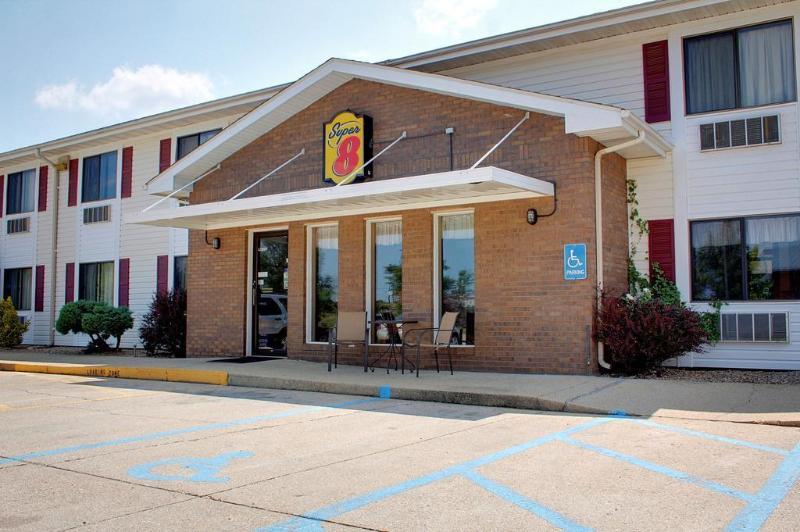 Super 8 By Wyndham West Plains Motel Dış mekan fotoğraf