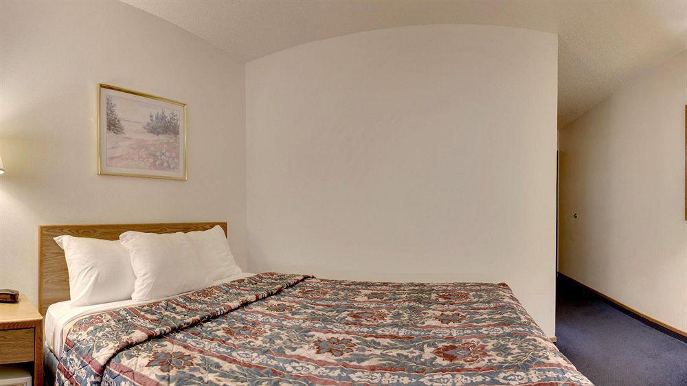 Super 8 By Wyndham West Plains Motel Dış mekan fotoğraf